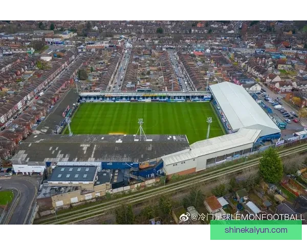 卢顿城新赛季期待在肯尼尔沃斯路迎来稳步提升的辉煌表现。